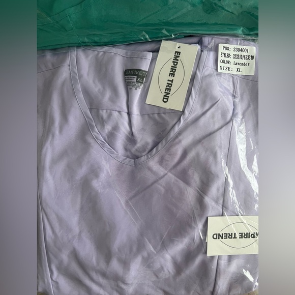 Lavander Empire Trend Premium Medical Scrubs Set - Stylish & Comfortable - Picture 2 of 3